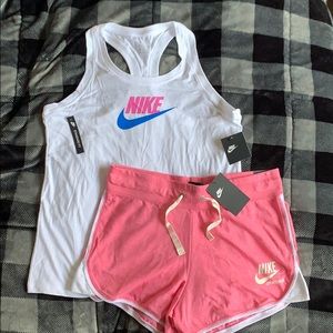Nike Set Tank and Shorts MEDIUM